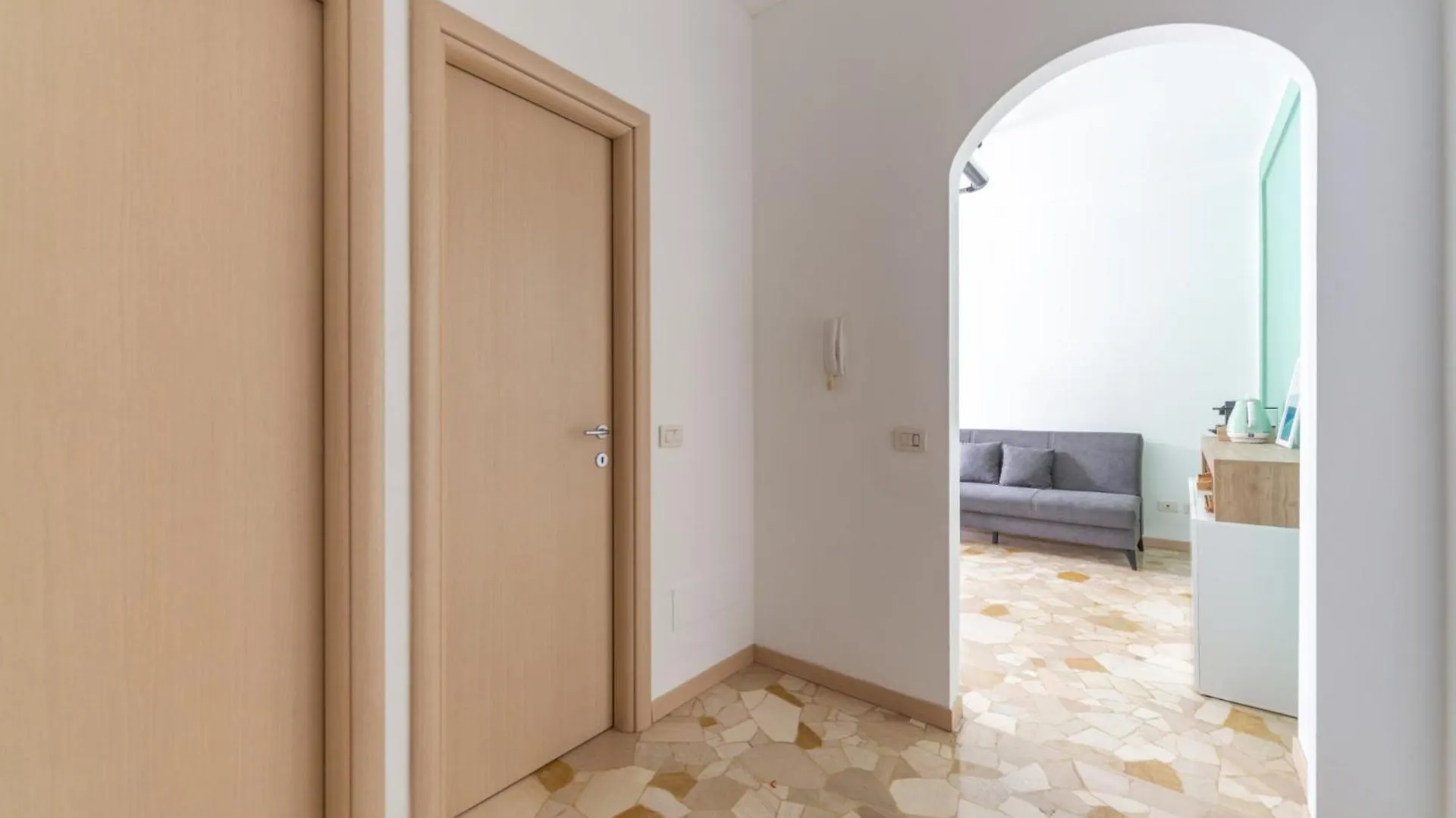 Milan Style Apartment In Great Location İtalya